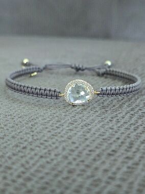 TAI Braided🪢 Grey🩶 Silk Adjustable Bracelet with Glass🪟 Focal - NWOT